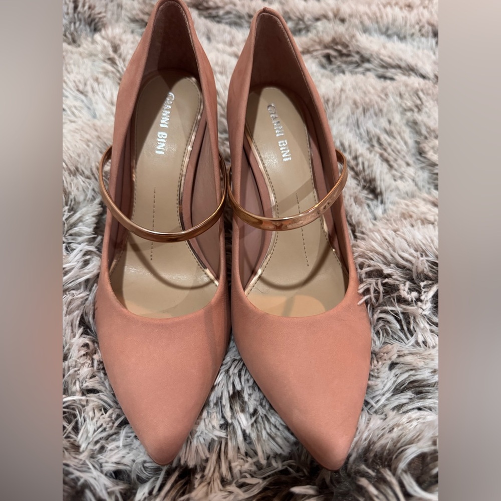 Giani heels